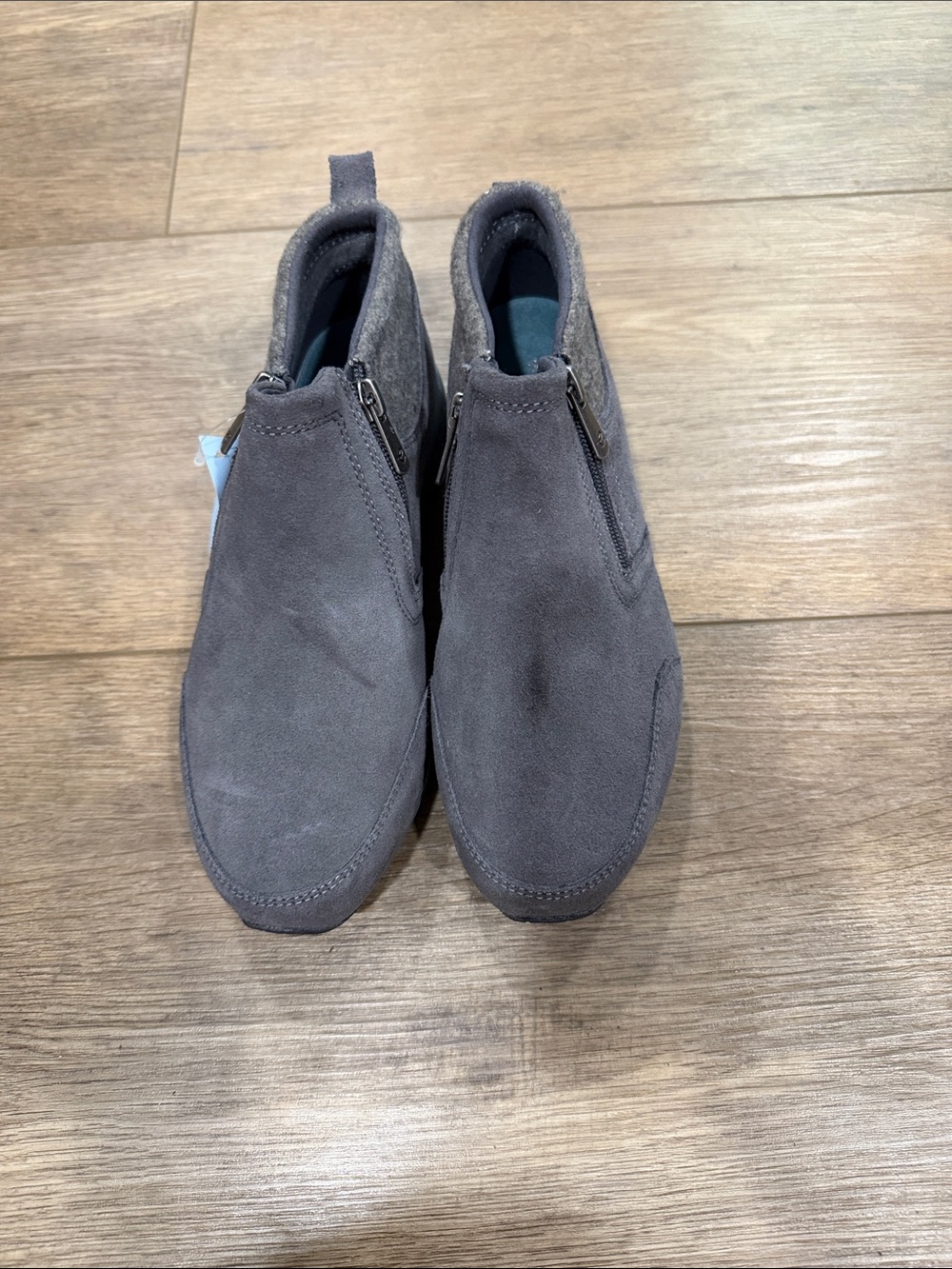 Easy Spirit Women's Gray Suede Side Zip Ankle Booties